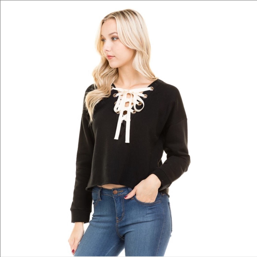 Black cozy lace up crop sweatshirt - Picture 1 of 5